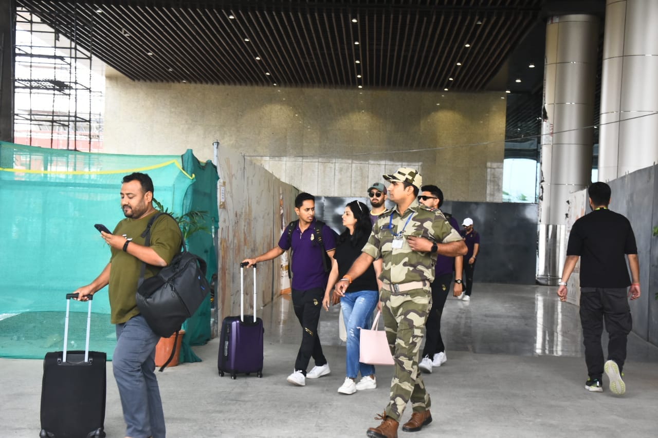 Kolkata Knight Riders team arrived in Lucknow.