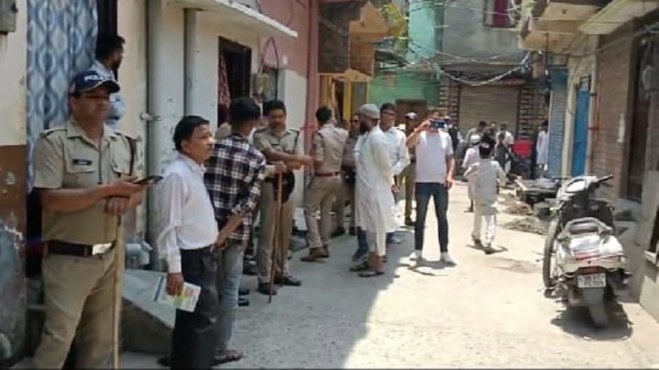 Haldwani News: Measurement of land in Malik garden in haldwani