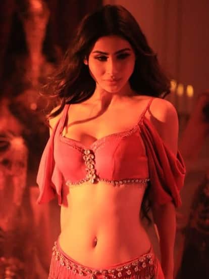 मौनी रॉय