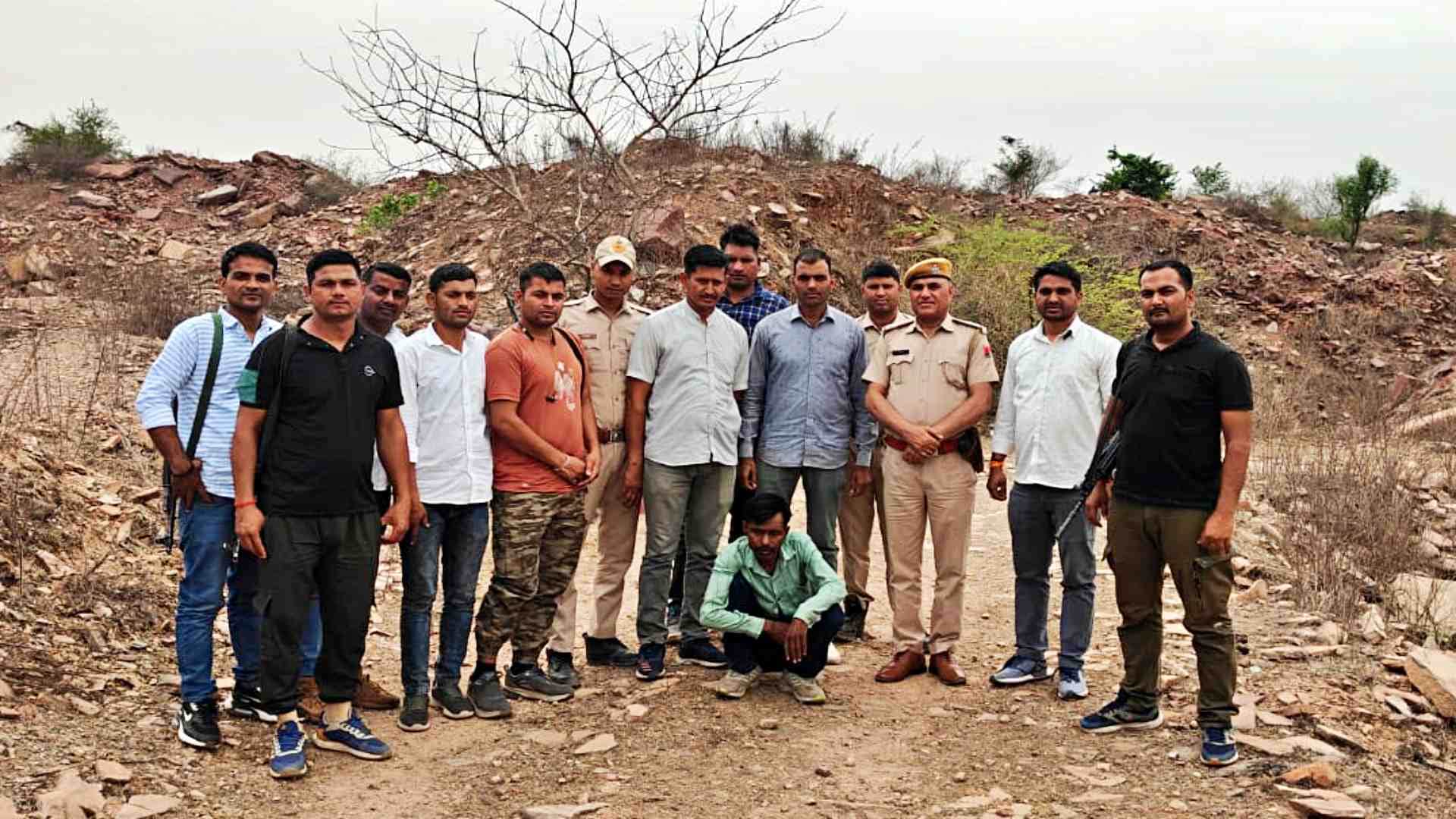 पुलिस की गिरफ्त में बदमाश वीरू नाई।