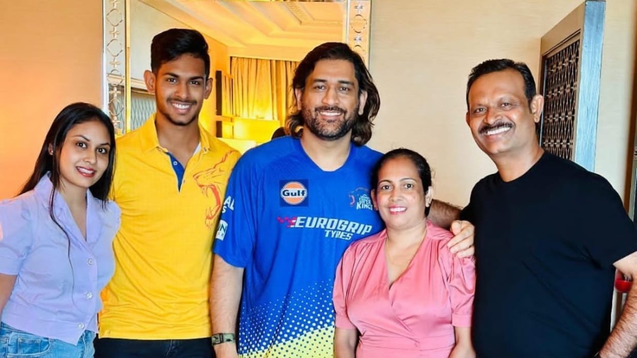 matheesha pathirana said ms dhoni is father figure for him he helps on field csk ipl 2024