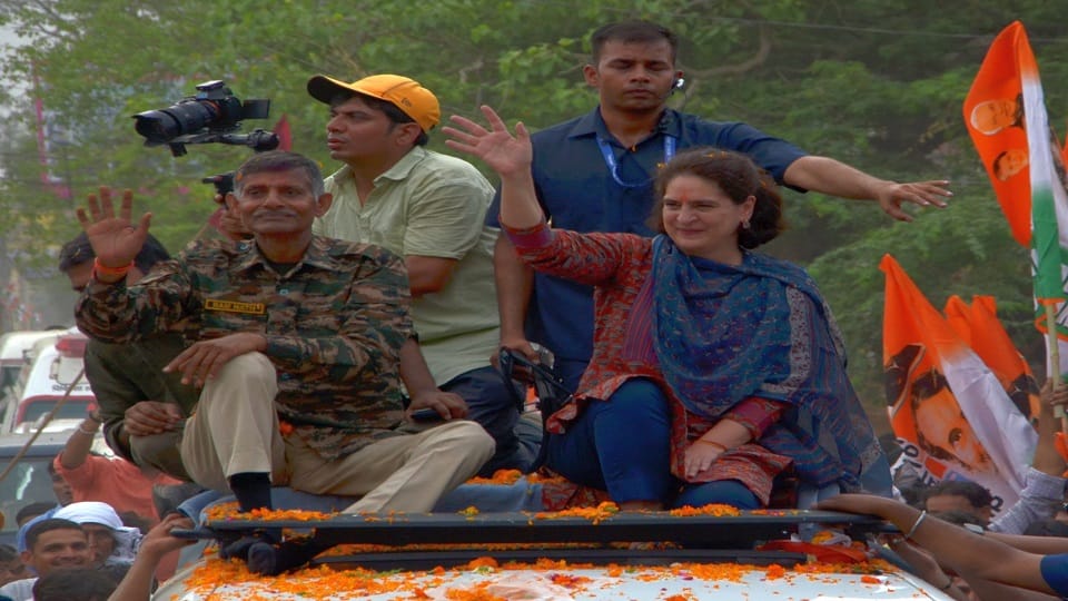 Lok Sabha Elections 2024 Priyanka Gandhi directly addressed the youth during the road show in agra