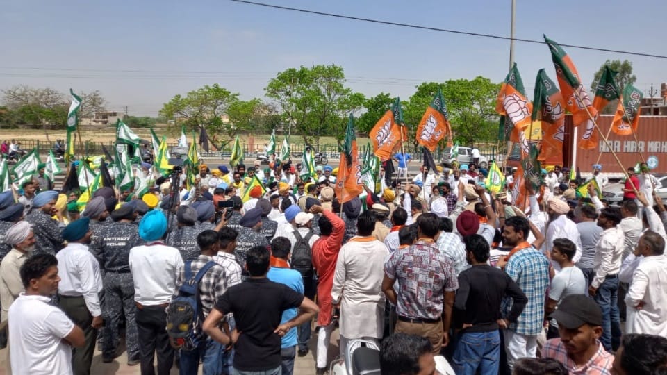 Farmers Protest Against Preneet Kaur in Lalru
