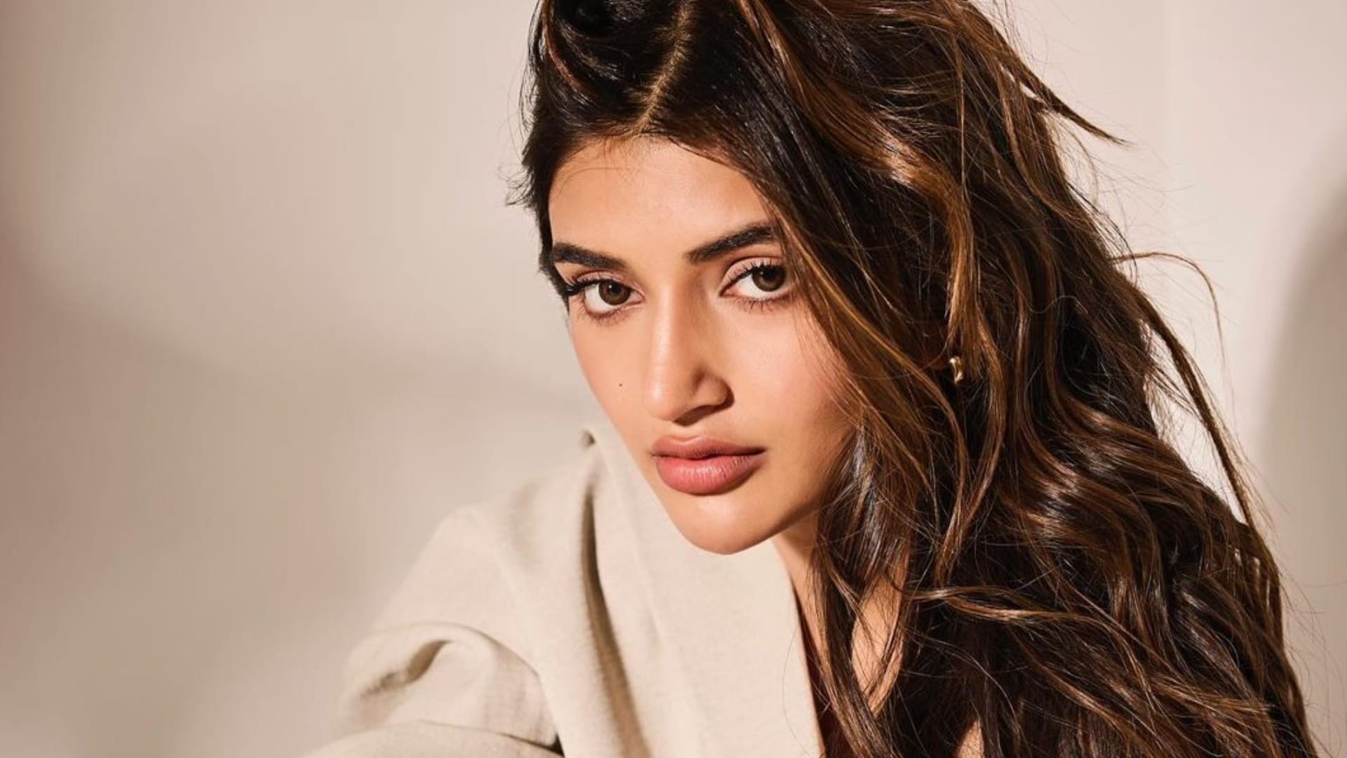 Guntur Kaaram Actress Sreeleela will make her Bollywood debut with Varun Dhawan and Mrunal Thakur Reports