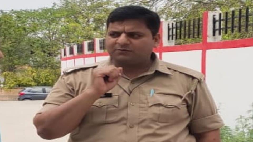 body of constable Tayyab, who committed suicide in Amroha, was laid to rest.