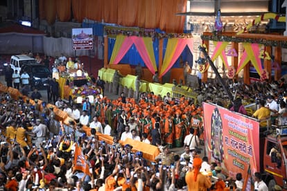 PM Narendra Modi road sho in Ayodhya.