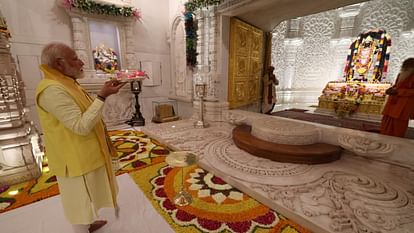 Ayodhya: Prime Minister Modi gave political message through road show on Rampath, performed aarti by prostrating Loksabha Election 2024: PM Narendra Modi gives political message with roadshow in Ayodhya.
