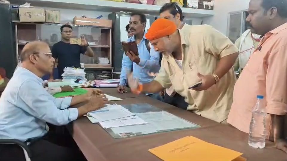 Big negligence in NEET exam after solving two question papers in Balod