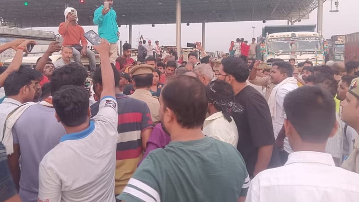 Eight employees toll plaza arrested on charges robbery assault and vandalism in varanasi