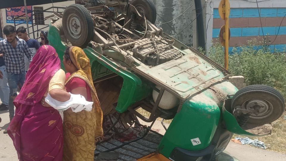 Car collides with auto in Palwal one person dead and others injured