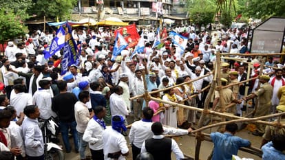 SP-BSP workers came face to face at the Collectorate gate during nomination