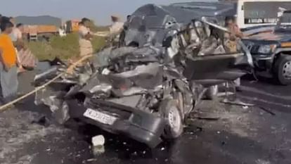 Rajasthan: एक्सप्रेसवे पर भीषण सड़क हादसा, छह की मौत, दो घायल; गणेशजी के दर्शन करने रणथंभौर जा रहा था परिवार Sawai Madhopur: A horrific road accident on the expressway, 6 died, the family was going to Ranthambore