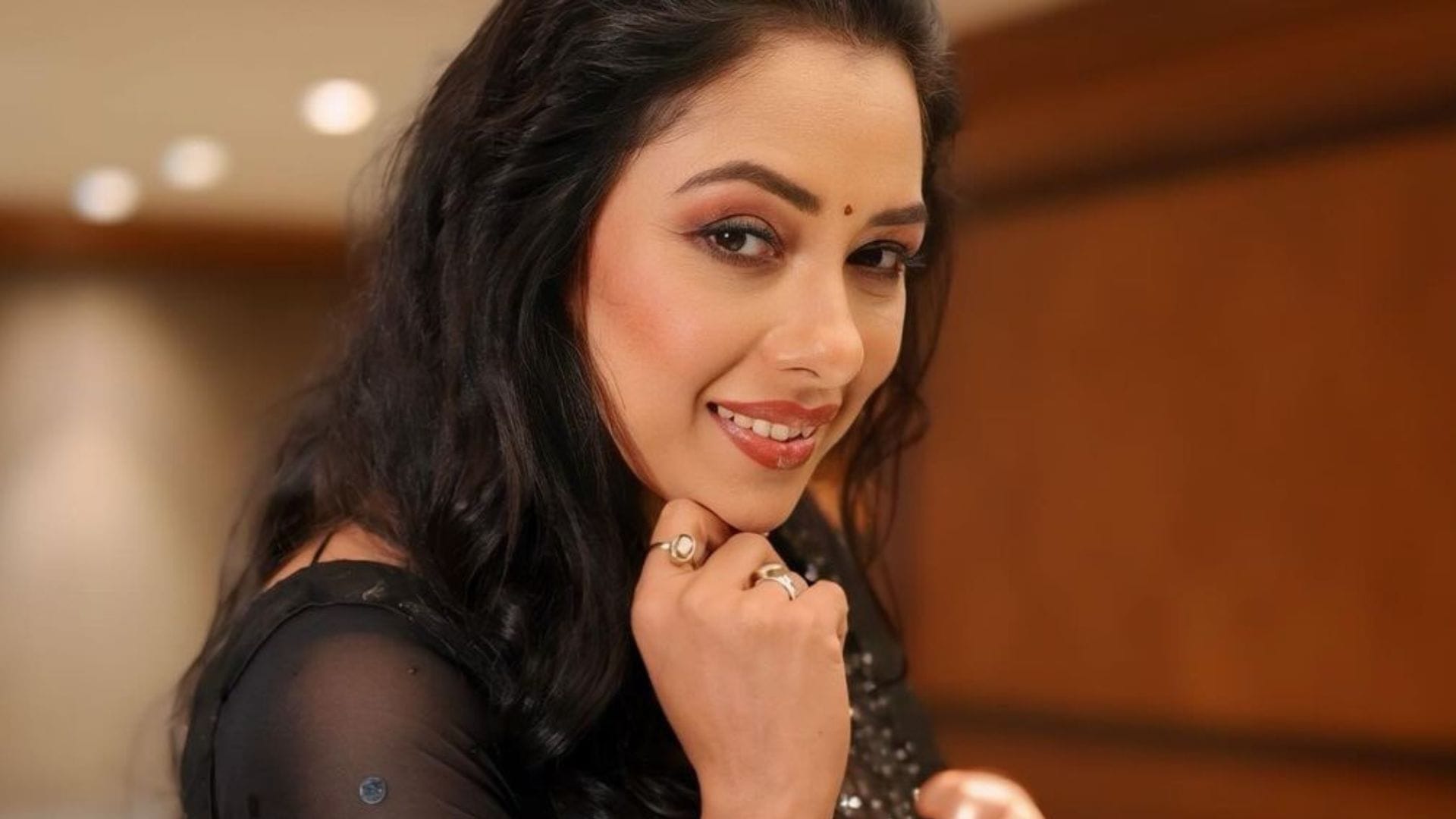 TV Celebs Fees dilip joshi Rupali Ganguly Jennifer Winget Gaurav Khanna Divyanka Tripathi Tejasswi Prakash