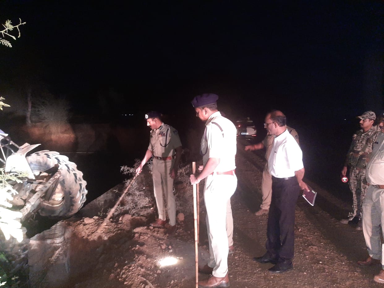 MP News: Girls kept crying while clinging to the dead body of the martyred policeman, the wife was distraught,