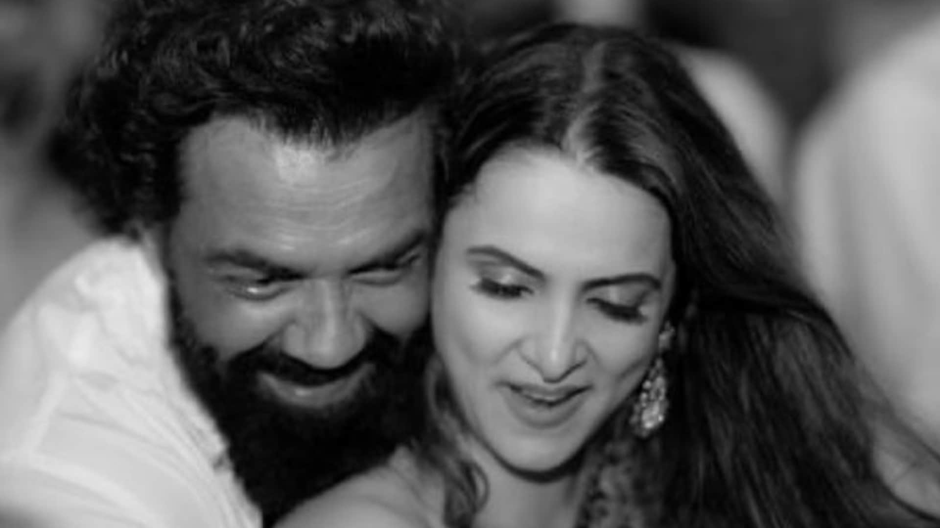 here is the list of bollywood stars wives who is giving tough competition actress gauri khan maheep kapoor