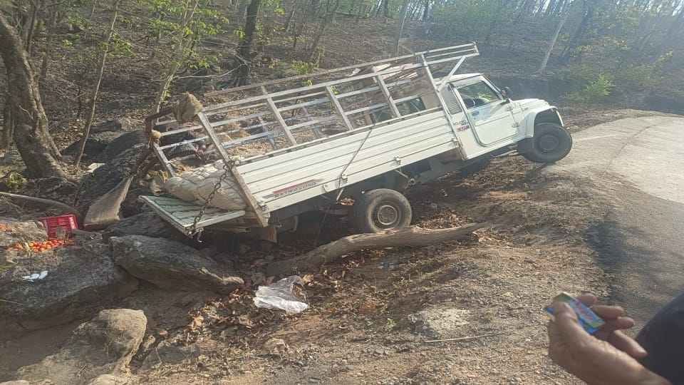 speeding pickup went out of control and overturned in a roadside ghat in Korba