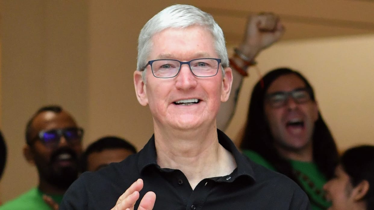 apple india growth tim cook smartphone market iphone mac ipad sales apple store expansion india tech-market