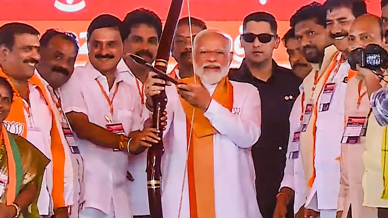 aking legal advice on returning looted corruption money to people: PM Modi