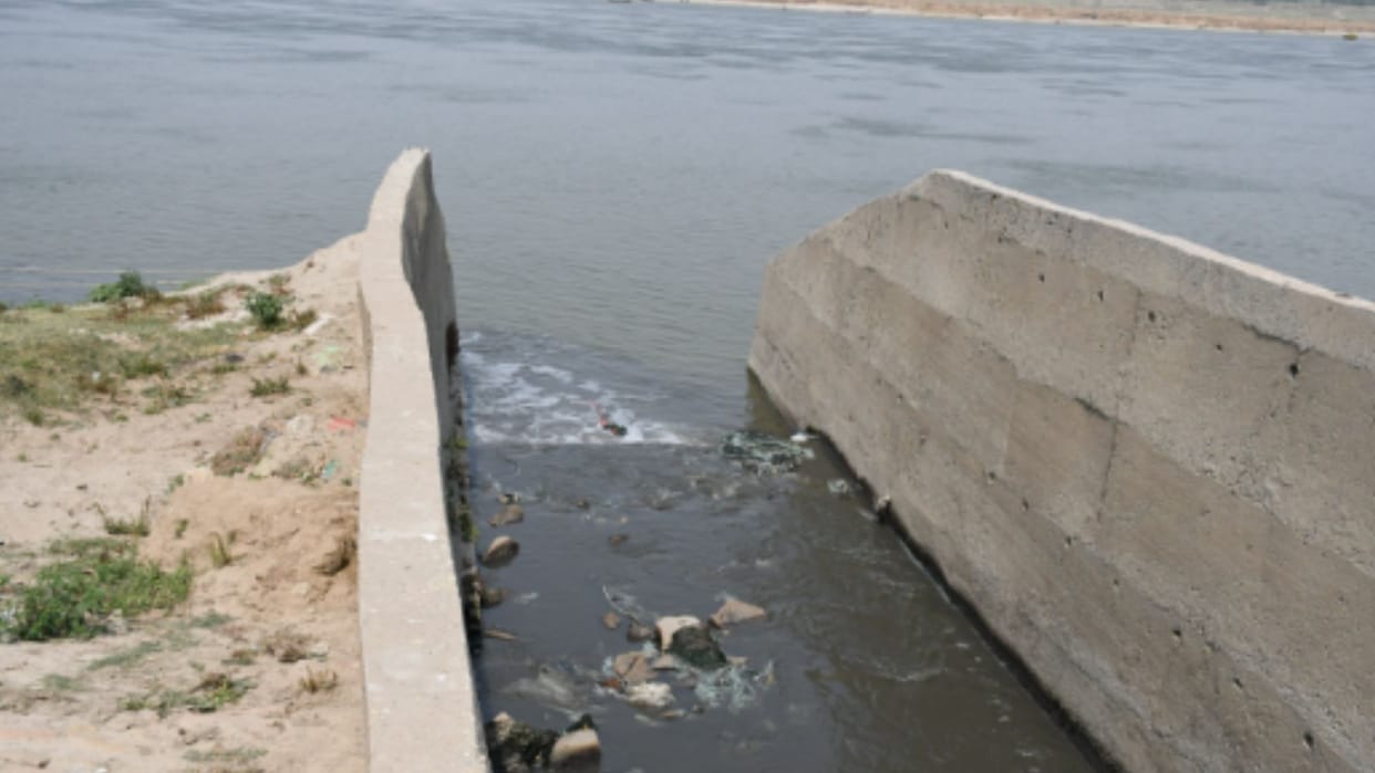 Ganga dirty due to sewer problem in Varanasi