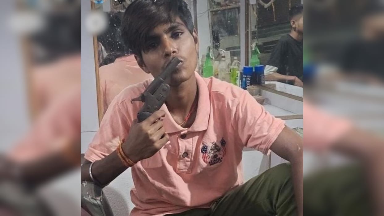 Bihar News: Photo of youth with weapon goes viral again in Muzaffarpur