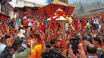 Kedarnath doli left for Dham from winter seat Omkareshwar temple Ukhimath Kedarnath dham Chardham Yatra 2024