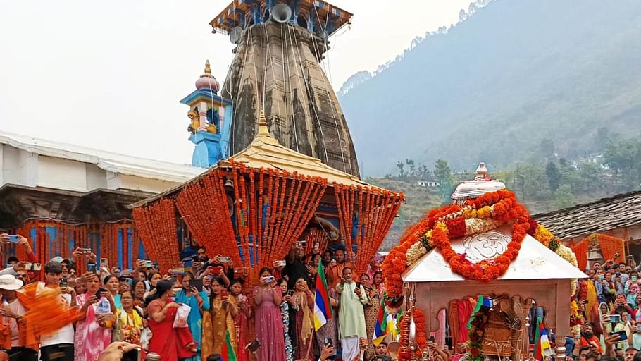 Kedarnath Heli Service Ticket booking for Kedarnath Dham full people craze or agents fraud scam read Updates