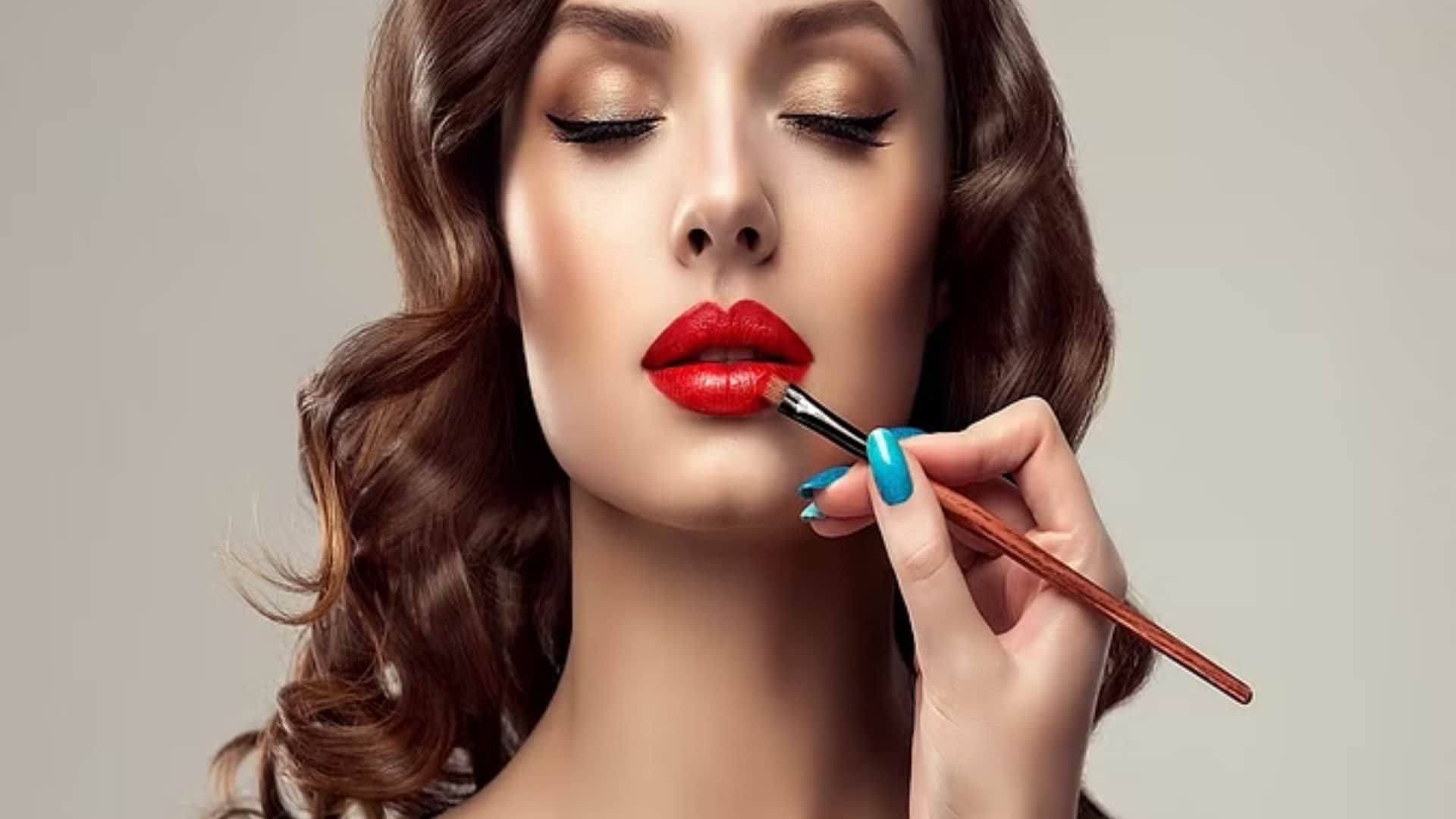 New Year Party Makeup Tips and ideas to Look Cute and Stunning Step by step process explained in Hindi