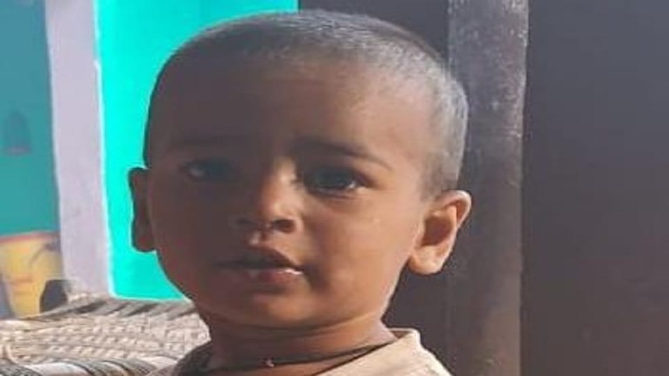 girl died after coming in contact with an earth wire while playing outside the house