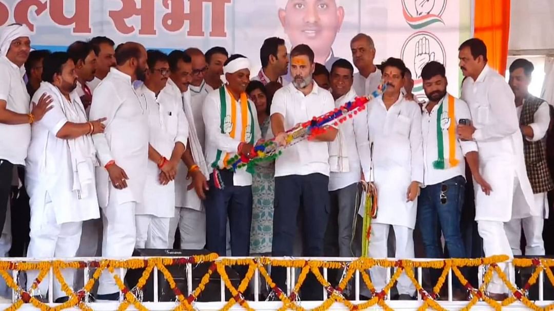 Rahul Gandhi in Khargone says Modi comes tell him What he did for billionaires Congress will do same for poor