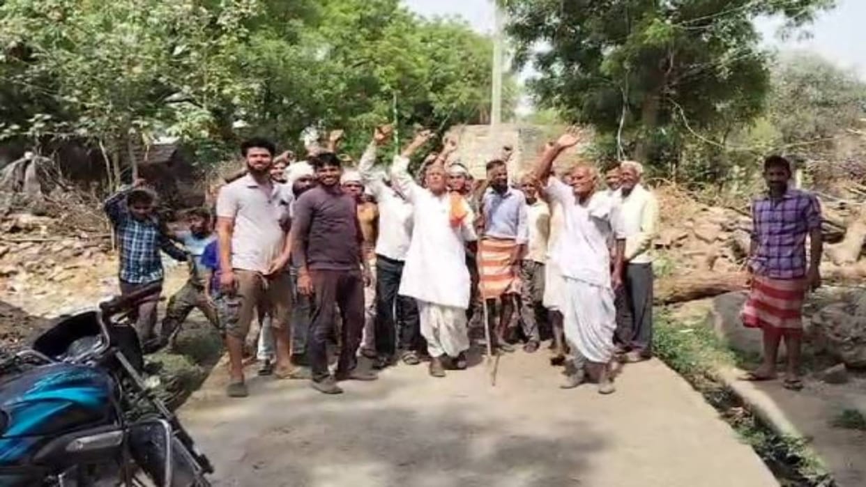 Morena News There is no electricity water road and school in village for 77 years villagers boycotted voting