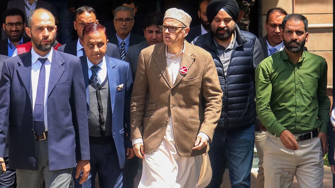 Jammu Kashmir Terror Attack: Cm Omar Abdullah Reached Dr. Shahnawaz's ...