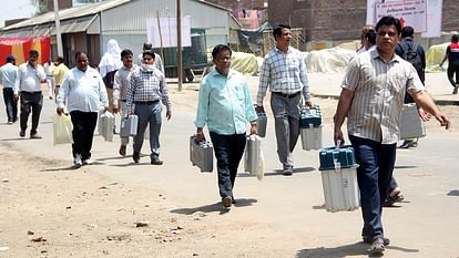 यूपी में जानलेवा हुई गर्मी: दो दिन में 33 चुनाव कर्मियों की मौत, लखनऊ में पीएसी जवान समेत पांच की गई जान Heat becomes deadly in UP: 33 election workers died in two days, five including PAC jawan lost their lives in