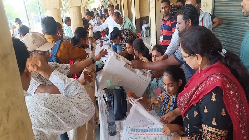 Lok Sabha chunav 2024: third phase voting 1149 polling parties are leaving from Mandi premises