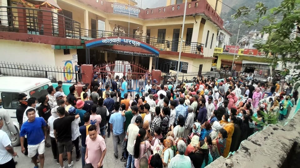 Outrage over arrest of two people protesting against heli service in pithoragarh