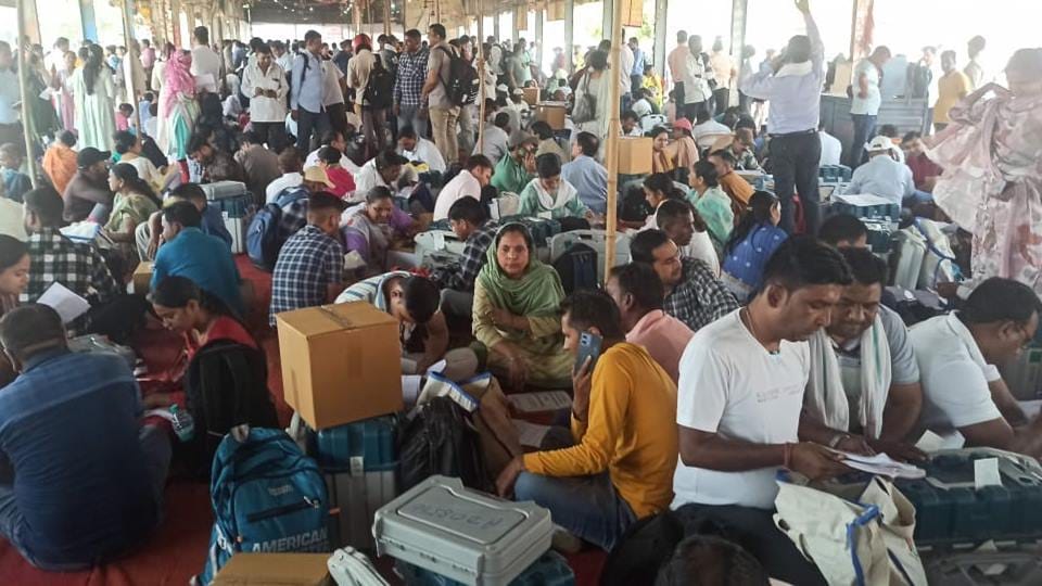 Sambhal Seat: Voting on Sambhal Lok Sabha seat on 7th, polling parties left for Bilari-Kundraki