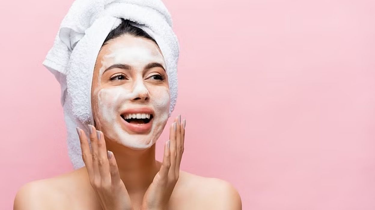 Skin Care Tips Avoid These Mistakes During Apply Face Pack - Amar Ujala  Hindi News Live - Skin Care Tips:फेस पैक लगाते समय की गई इन गलतियों की वजह  से छिन सकता