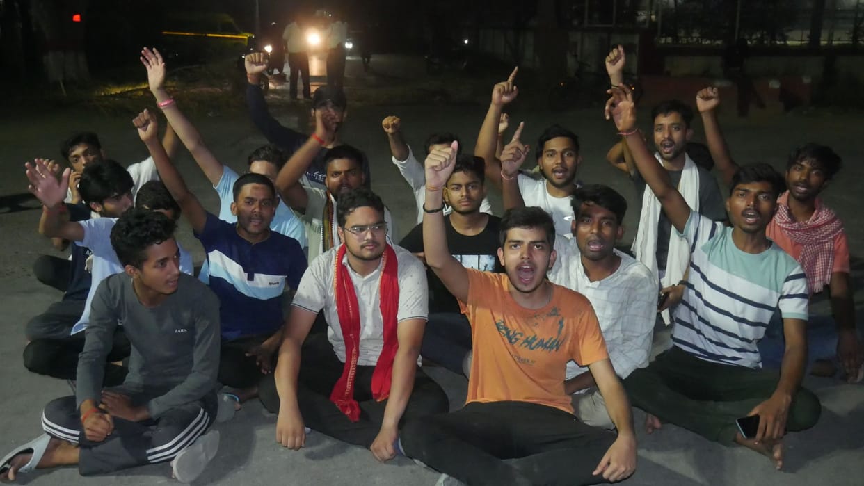 Students sit strike due sudden announcement of exam date in bhu