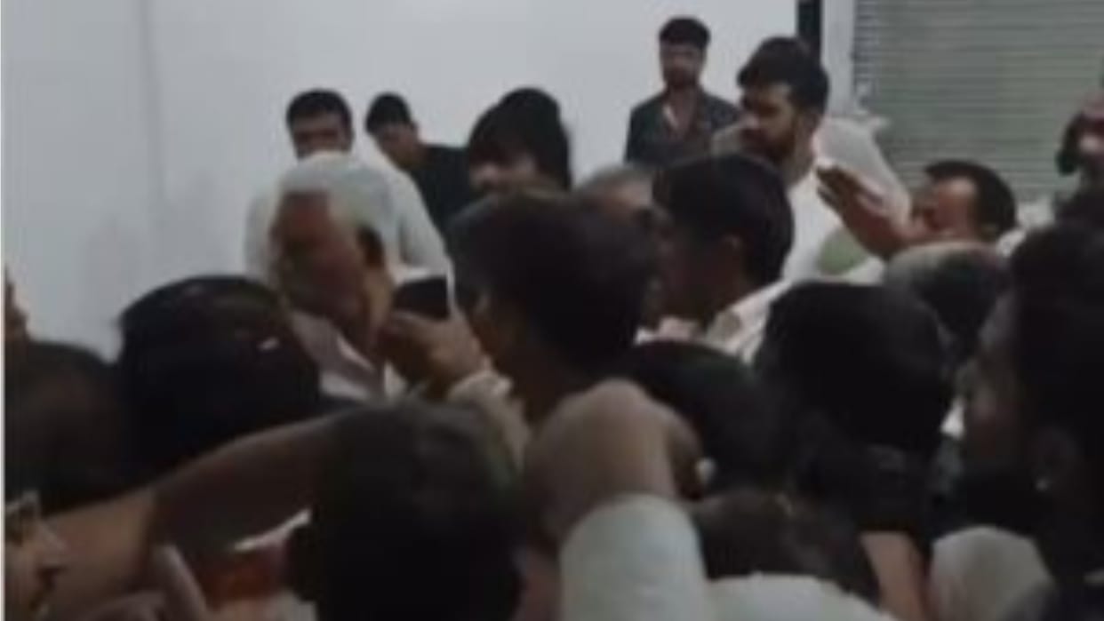 Haryana: Supporters of two Congress leaders clashed with each other