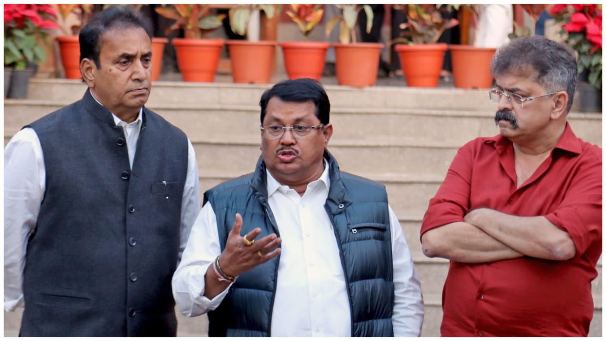 Maharashtra LoP and Congress Leader Wadettiwar on Maha Vikas Aghadi seat sharing and SP demands news updates