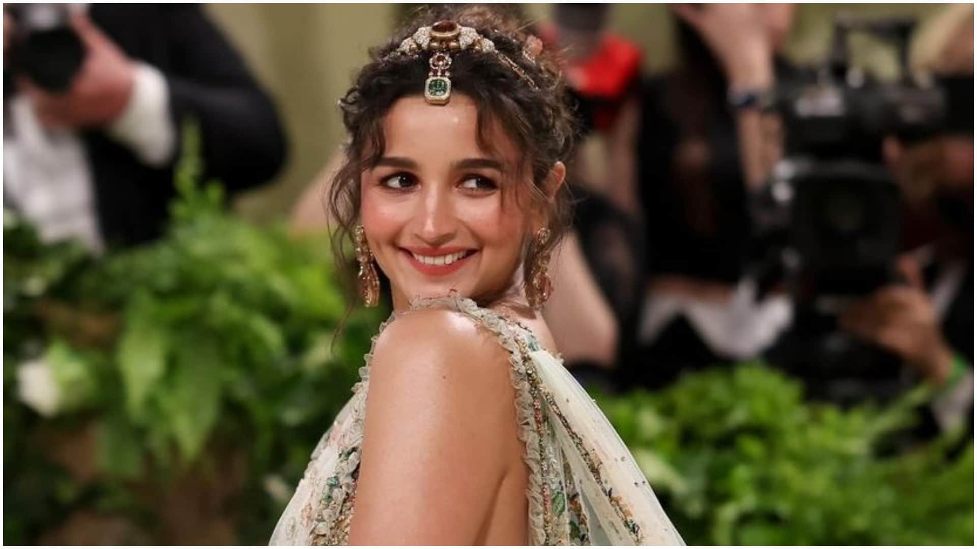 Alia Bhatt MET Gala 2024 First Look Goes Viral On Internet Jigra Actress Looks Gorgeous in Sabyasachi Saree