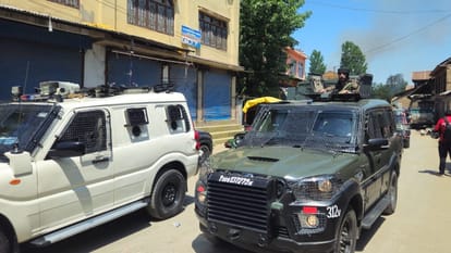 Encounter between security forces and terrorists in Redwani Payeen area of Kulgam