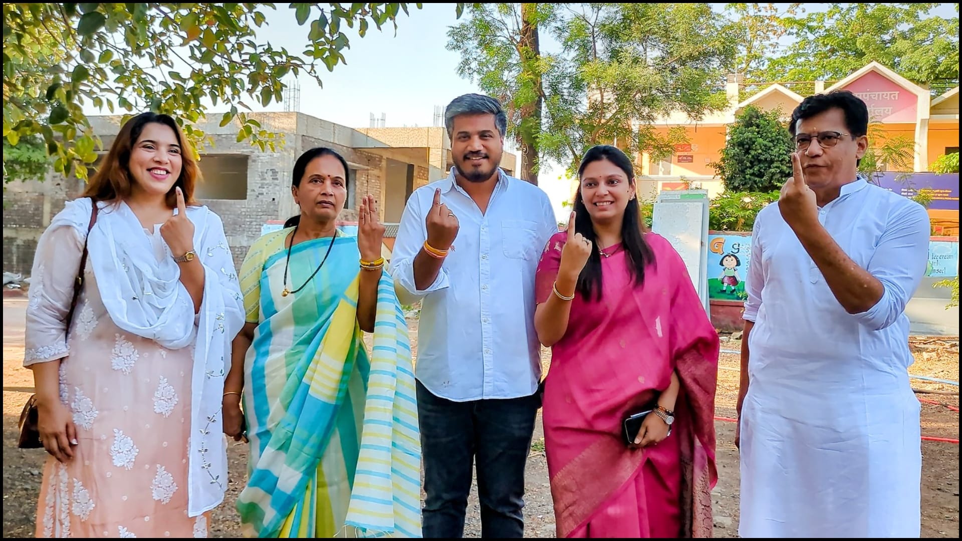 Lok Sabha Polls polling booths third phase election photos news in hindi