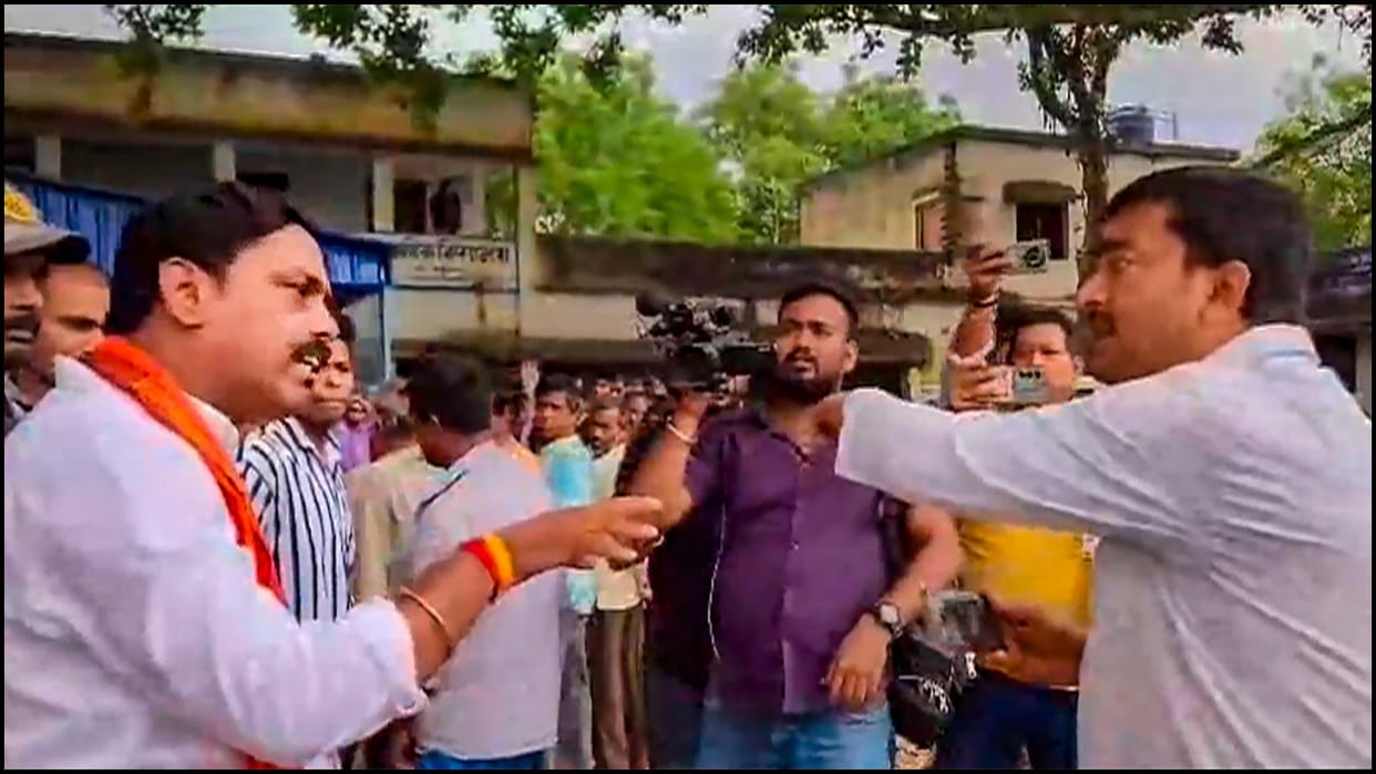 Lok Sabha Polls third phase voting violence Polling Booth bjp congress tmc other parties