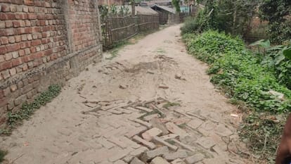 Lok Sabha : Vote boycott in Khagaria and Madhepura, clash between two parties, EVM also damaged 2024 election