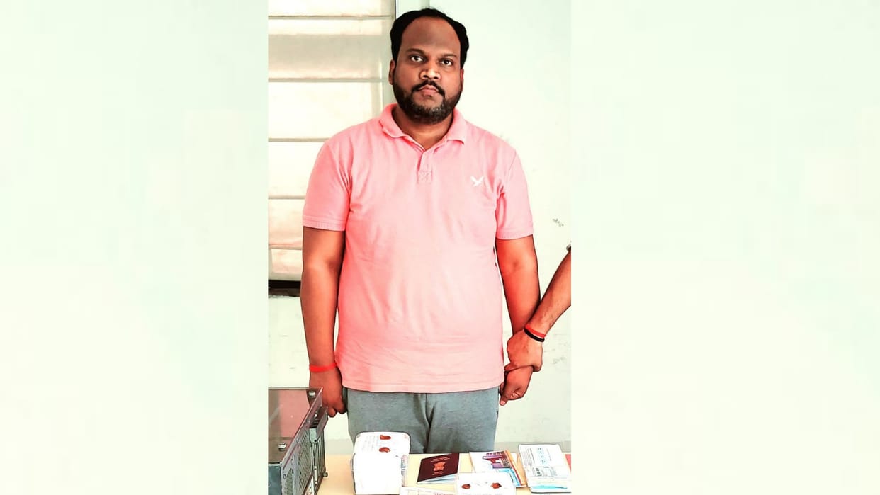85 lakh rupees fraud with doctor of KGMU.