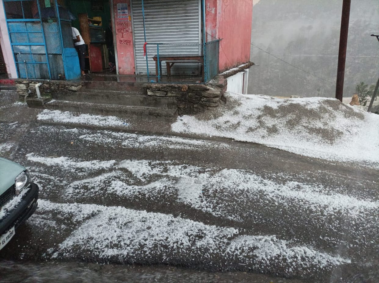 Uttarakhand Weather Update Rainfall and Hailstorm in Hilly areas imd yellow Alert also