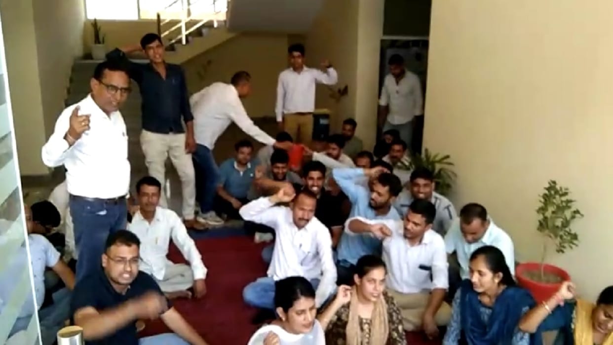 Canal department employees opened front regarding drinking water problem in Mahendragarh