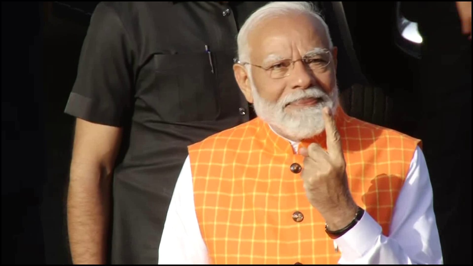 Lok Sabha Polls Third phase voting PM Modi cast his vote amit shah Election news