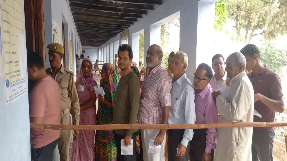 Hathras UP Lok Sabha Seat Election 2024 Live Phase 3 Voting Percentage BJP SP BSP Congress News in Hindi