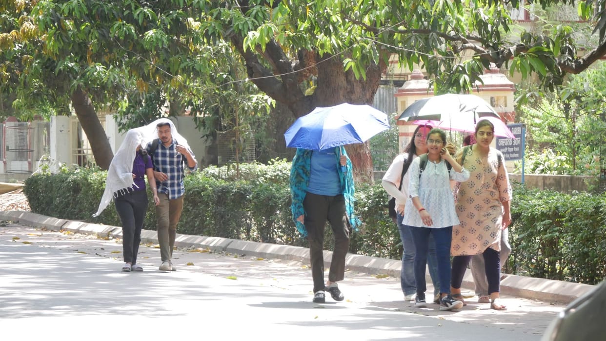 Varanasi Weather Update of Yellow alert of storm and rain in many districts